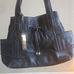 Elegant Black Leather Handbag